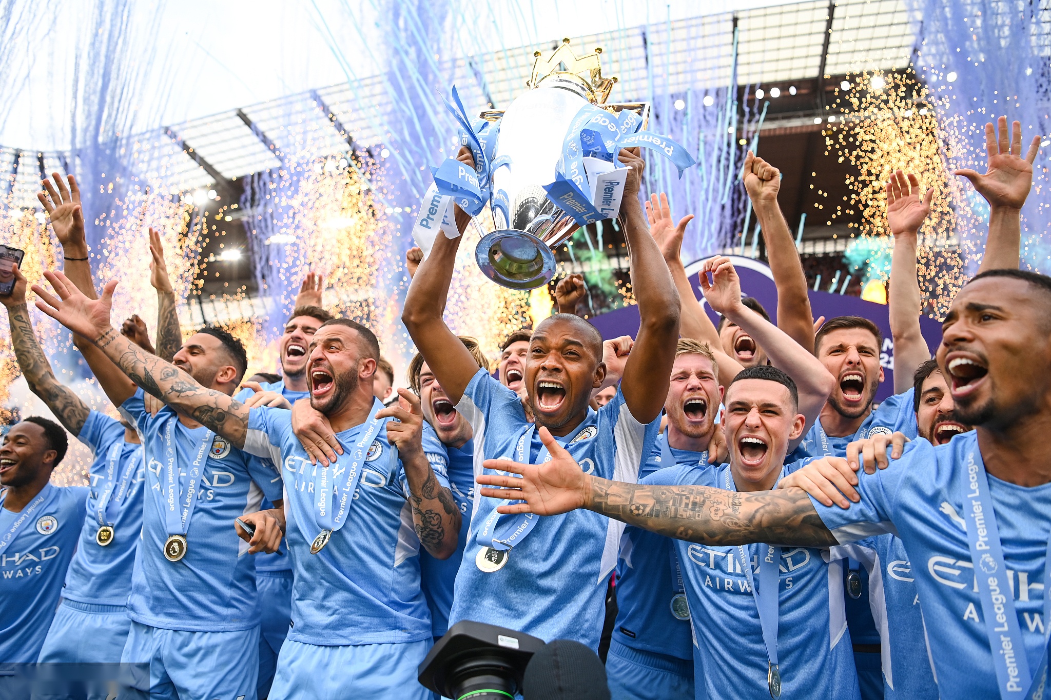 她们通过快 她们通过快